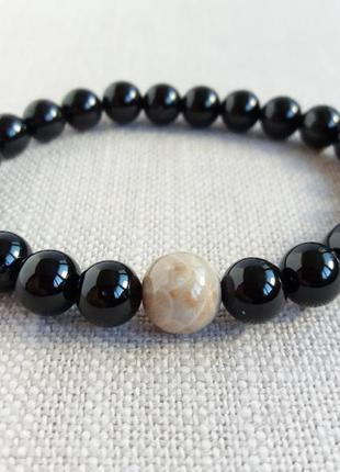 Браслет из черного турмалина и окаменелого коралла петоски d 8мм
