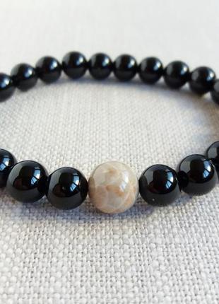 Браслет из черного турмалина и окаменелого коралла петоски d 8мм