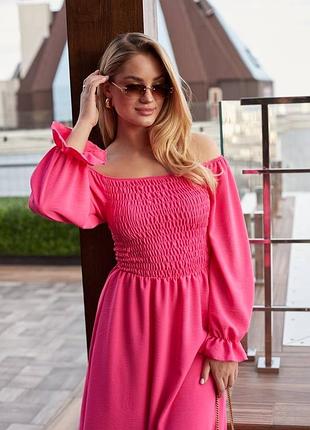 Деальна легка сукня на резиночці🤩  ідеально підійде під будь-яке взуття 🥰  можна носити із закритим та розкритим плечем🤗