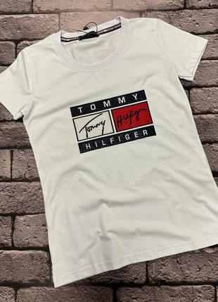 Футболка в стиле Tommy hilfiger
