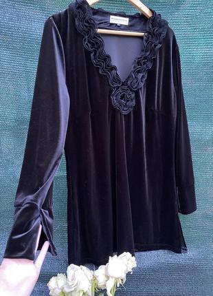 Оксамитова блуза з шифоновими квітами і розрізами на рукавах simon jeffrey