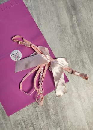 Изысканные эротические трусики с открытым доступом и с декоративными жемчужинами...