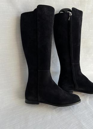 Max mara високі чоботи замша на низькому ходу.