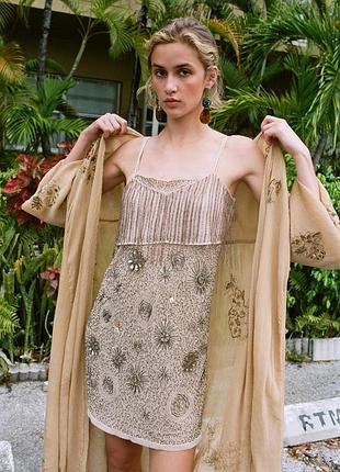 Короткое бежевое платье с бисером zara new