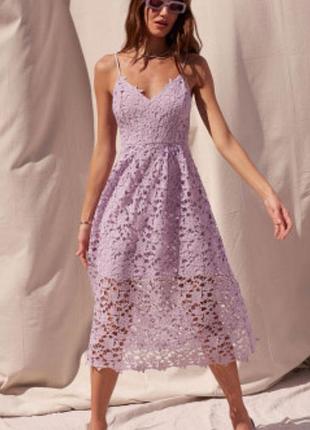 Волшебное сиреневое витиеватое платье кружево