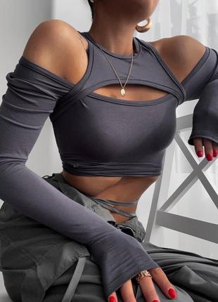 Топ з вирізами 🥰