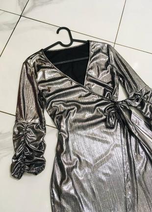 Блестящее металлическое платье с фактурой на запах от shein
