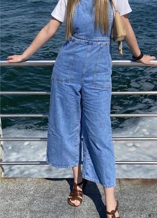 Джинсовый комбинезон topshop.