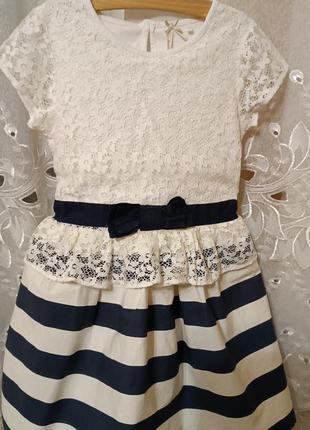 Святкова сукня на дівчинку 7 років