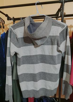 Светр в полоску