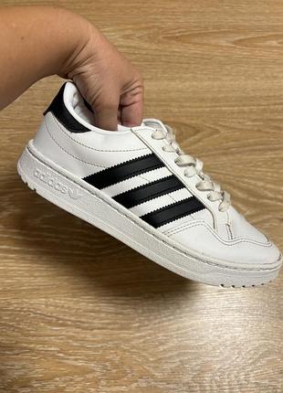 Кожаные кроссовки adidas team court j 36,5 р, 23-24 см
