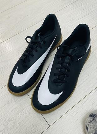 Футзалки nike