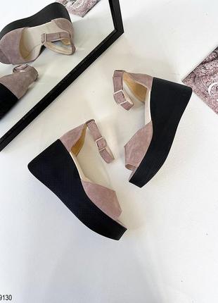 Босоніжки замша на танкетці