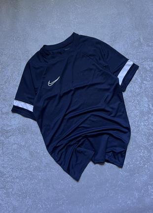 Спортивная футболка nike dri-fit