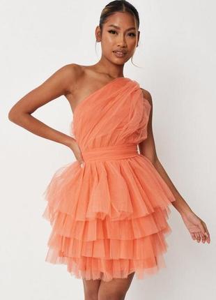 Платье фирмы missguided