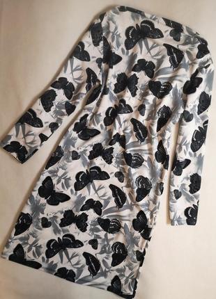 Хорошее платье в бабочках