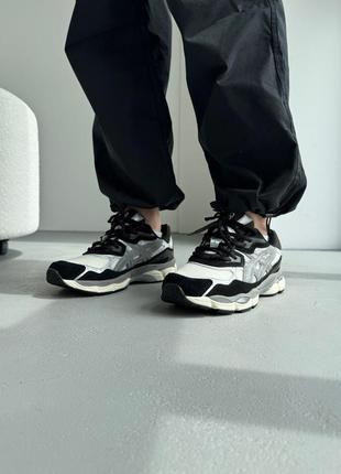 Жіночі кросівки asics gel-nyc beige black brown асікс чорного з бежевим та коричневим кольорів4 фото