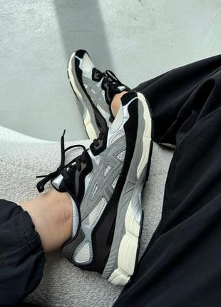 Жіночі кросівки asics gel-nyc beige black brown асікс чорного з бежевим та коричневим кольорів6 фото