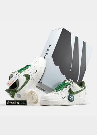 Чоловічі кросівки nike air force 1 x bape / найк аір форс білі бежеві зелені вставки / чоловіче демісезонне взуття на весну, літо, осінь1 фото