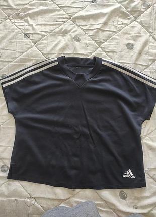 Брендовая футболочка