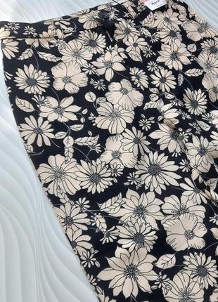 Штани на високій посадці з квітковим принтом5 фото