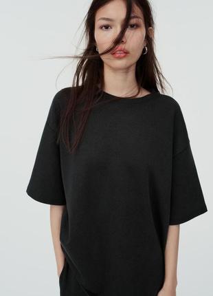 Чорна oversize футболка zara