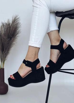 Женские босоножки на платформе