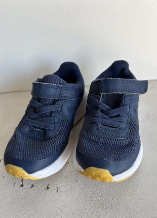 Кросівки літні