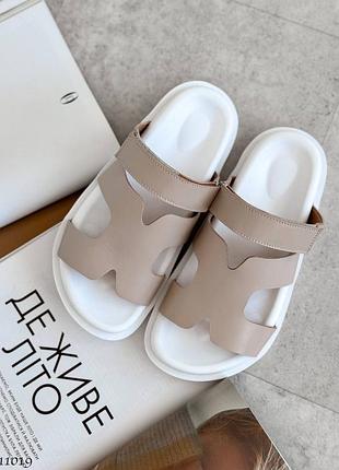 Сандалі шкіряні жіночі