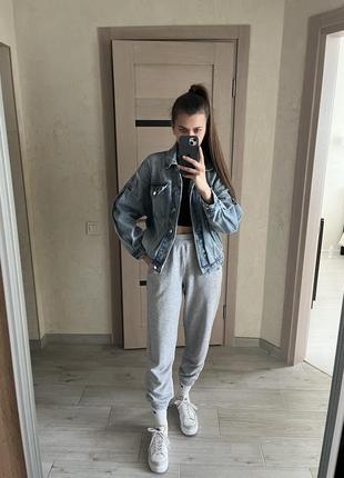 Джинсова куртка stradivarius