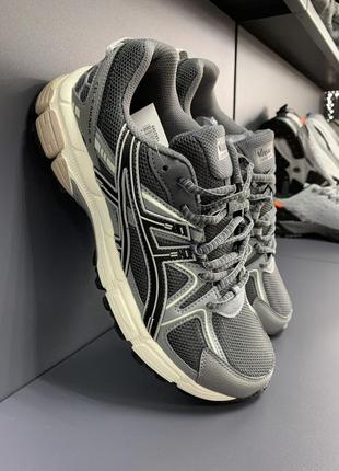 Кроссовки в стиле asics 3