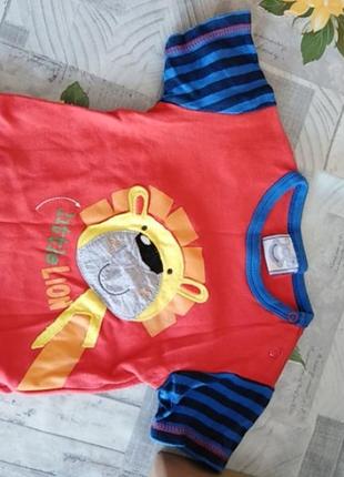 Яркая футболочка для мальчика