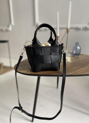 Чорна сумочка бочонок з мішечком 2