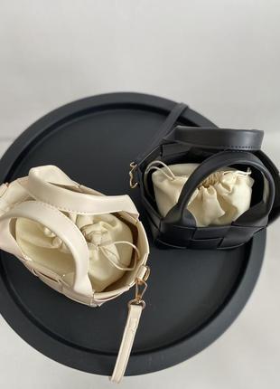 Чорна сумочка бочонок з мішечком 3