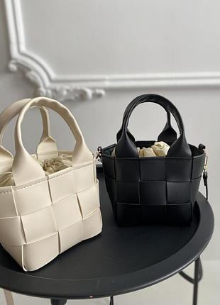 Чорна сумочка бочонок з мішечком 5