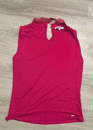 Малинова футболочка