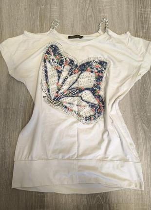 Белая футболка