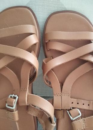 Босоніжки дитячі 2