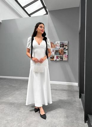 Белое платье