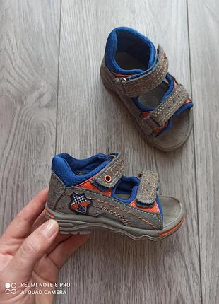 Кожаные босоножки на мальчика