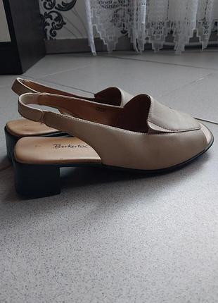 Босаножки кожаные