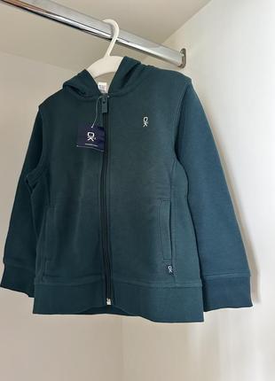 Светр на блискавці