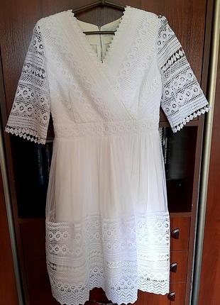 Праздничное ажурное белое платье