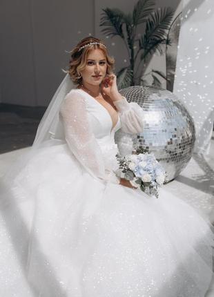Эффектное свадебное платье в идеальном состоянии