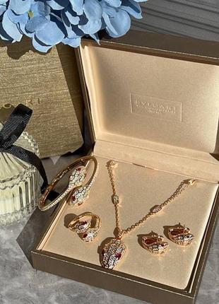 Комплект в стиле bvlgari