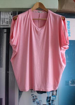 Трикотажна футболка з цікавими рукавами від українського бренда zosya yanishevska