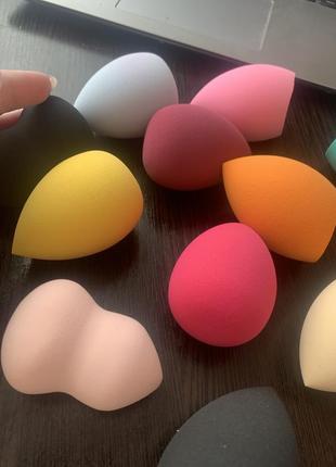 Спонжики для макіяжу