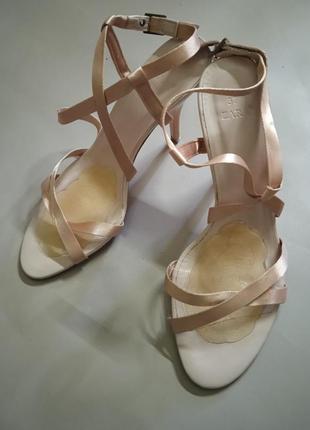 Босоножки от zara