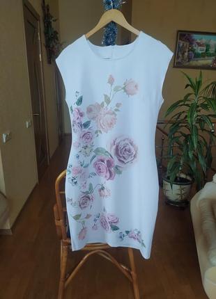 Коктельное белое платье с 3д розами