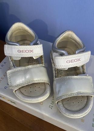 Босоніжки сандалі geox шкіряні